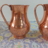 پارچ تمام مسی چکشی و طرح دار کمر باریک