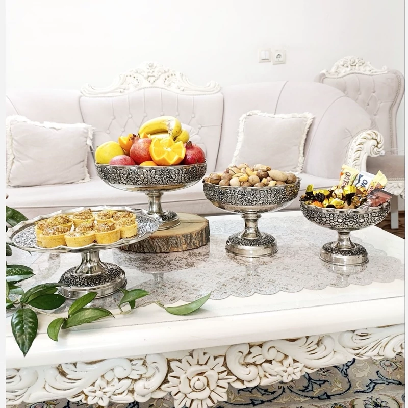 سرویس پذیرایی مسی کروم 4 تیکه درشت گل  گلبرگ سیاه قلم در مس زنجان نمونه