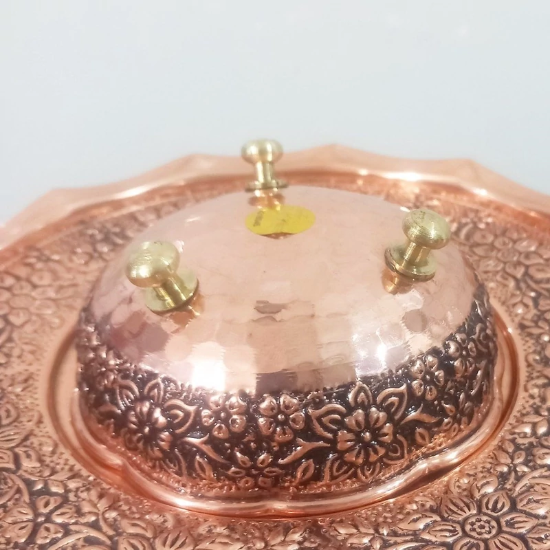 پیاله مسی گلبرگ 12 عددی زنجان مدل سه پایه دار چکش کاری شده و گلبرگ نانو دارای بسته بندی عالی و درجه یک