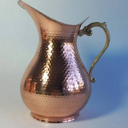 پارچ مسی چکشی به همراه لیوان ترک ۳ عددی دسته برنجی